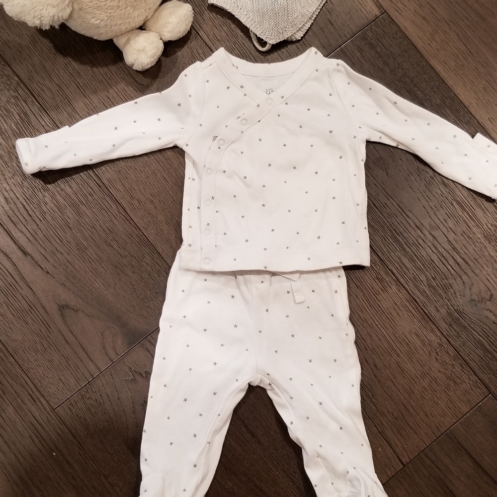Gender neutral pj set